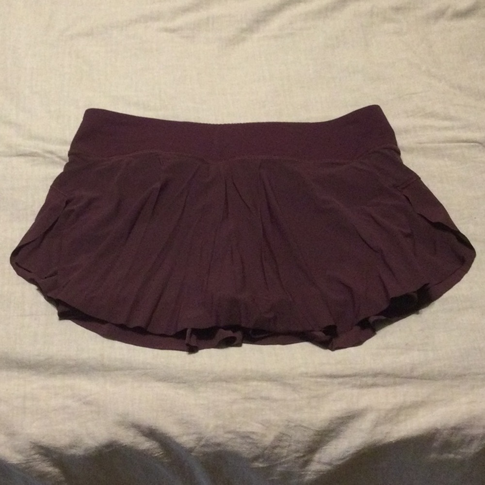 Burgundy lululemon skirt size 6